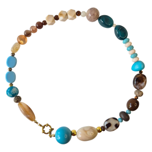 licht blauwe naturel beige kleuren kralen handgemaakt